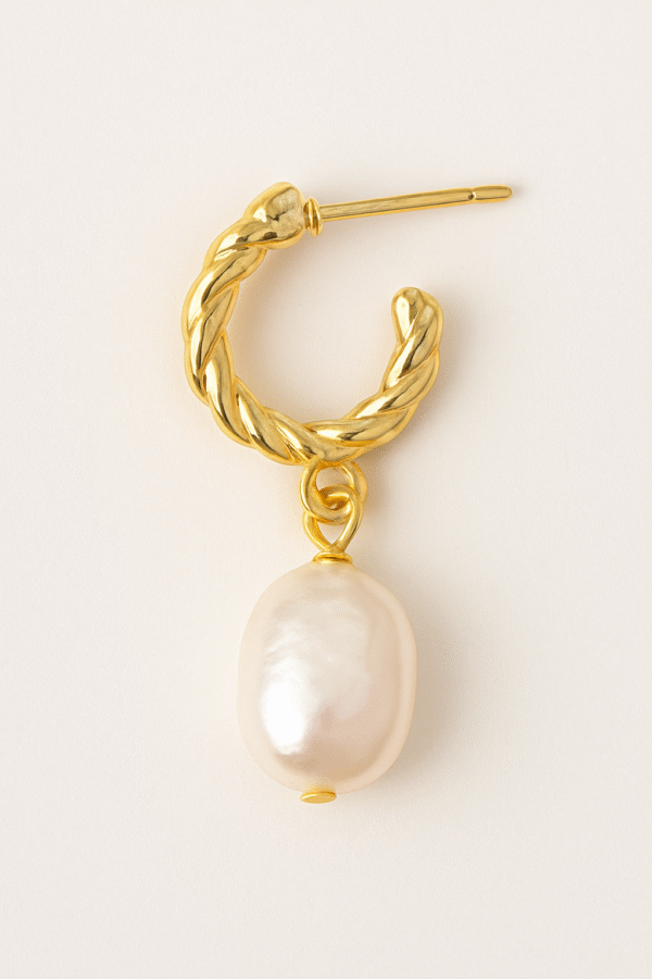 Pendientes dorados con perla natural