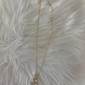 Collar Dorado con Perlas y Ancla